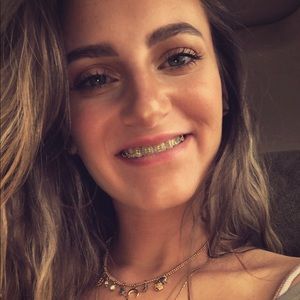 Meet your Posher, Mara